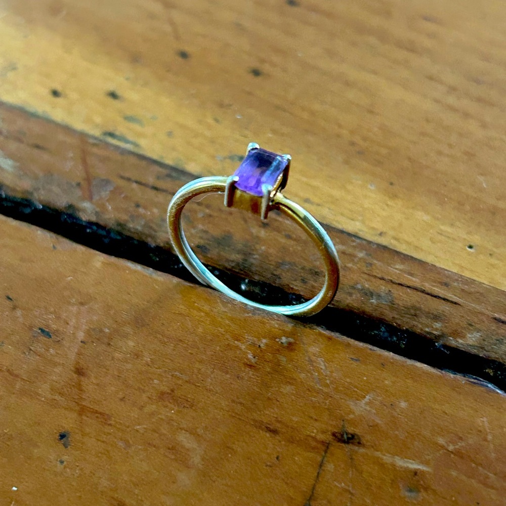 Amethyst plated gold ring